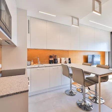 I Center Viev I Prymasa Tysiaclecia 83a I By Perfectapart I 1026 Garage I Lejlighed
